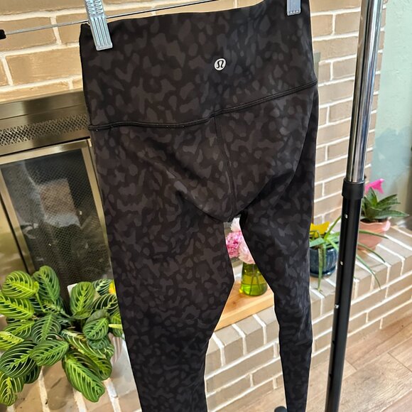 Lululemon Align Leggings 28" – Leopard/Animal Print - Picture 2 of 3